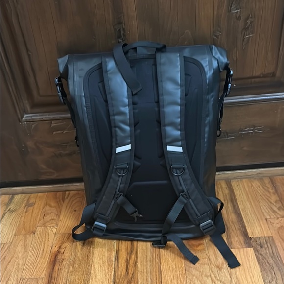 Sweaty Betty Black Cycling Backpack - Picture 9 of 12